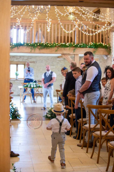 Kingscote-Barn-Wedding-Photographer-Steph-Adam02